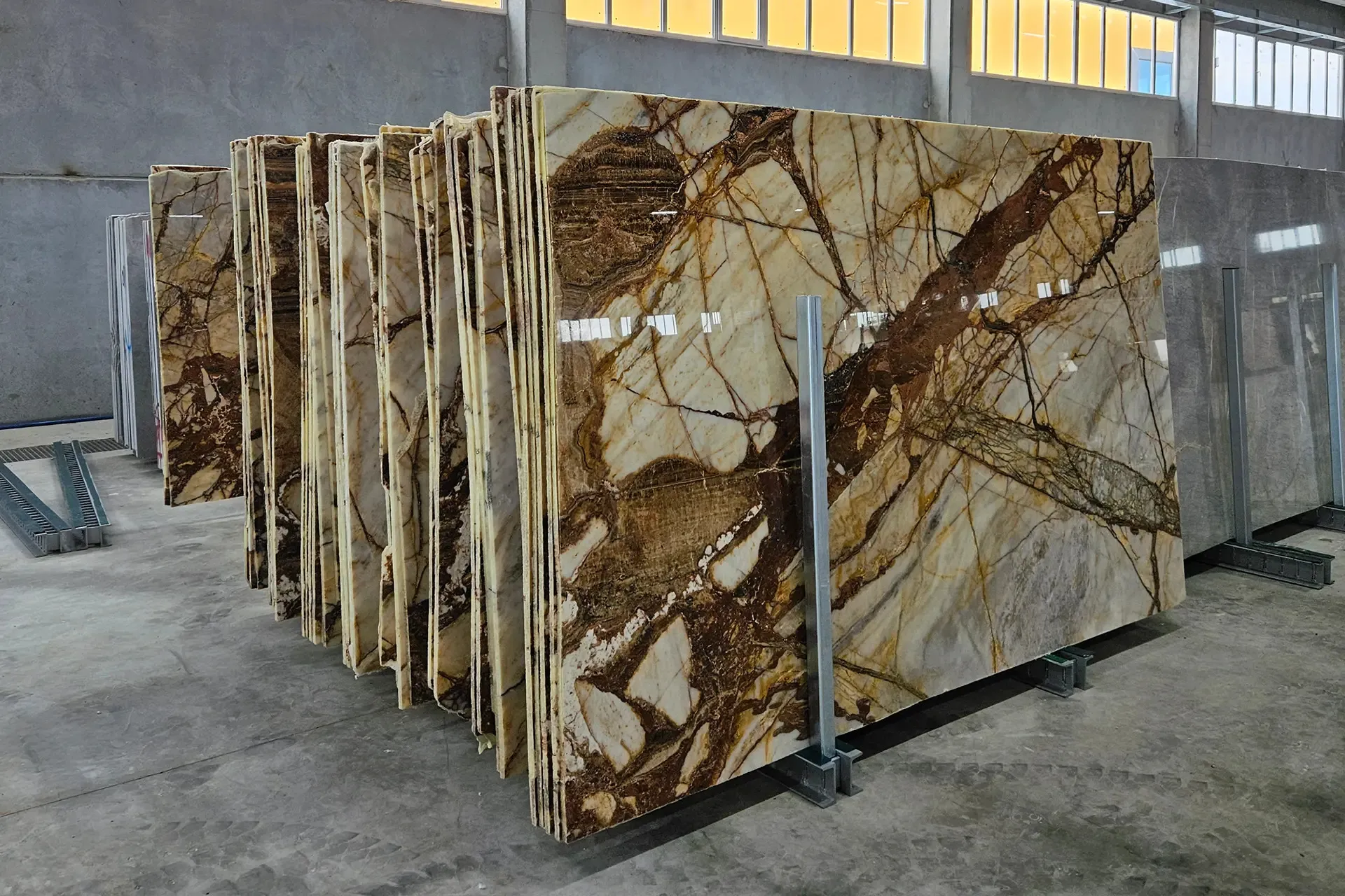 VEINY ONYX